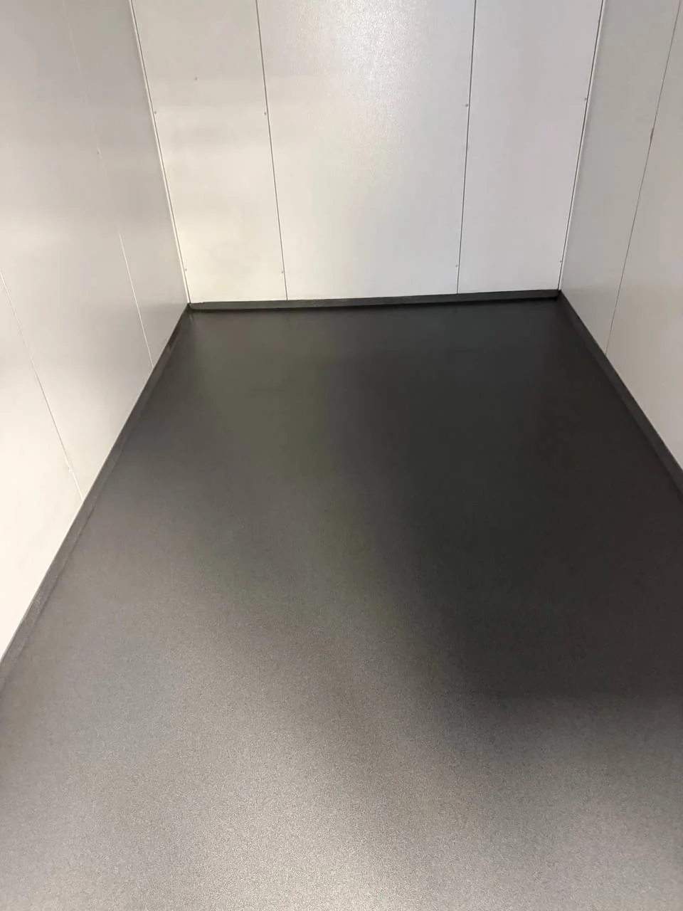 Walk-In Cooler Corner - Integral Cove Detail
