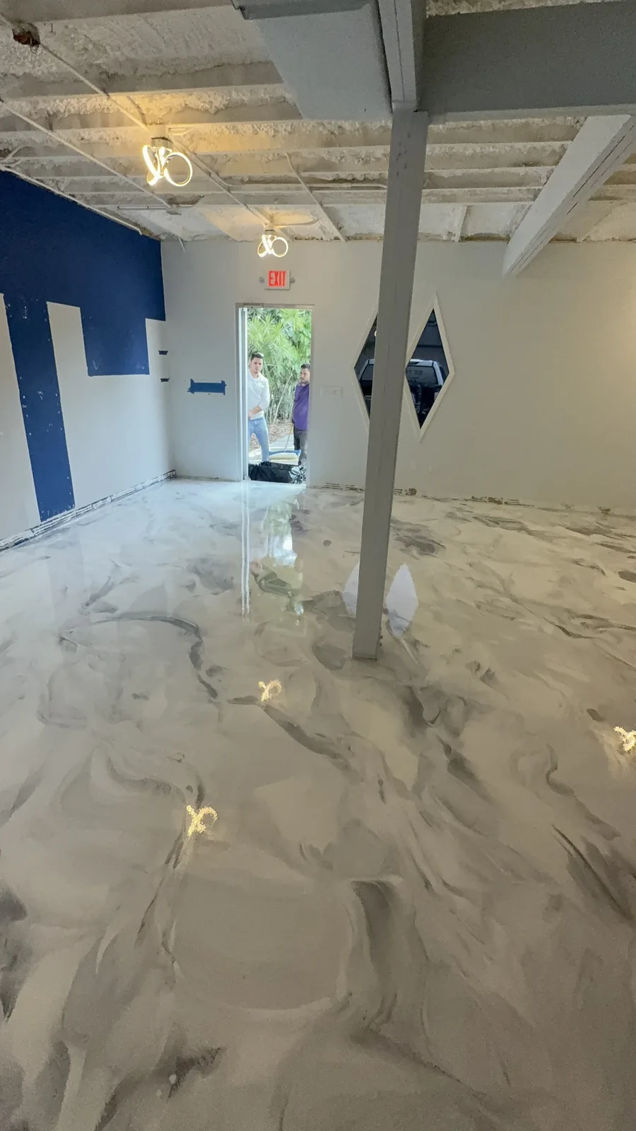 After — Metallic marble effect toward the entry