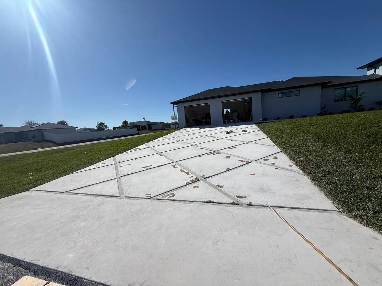 Exterior driveway coating