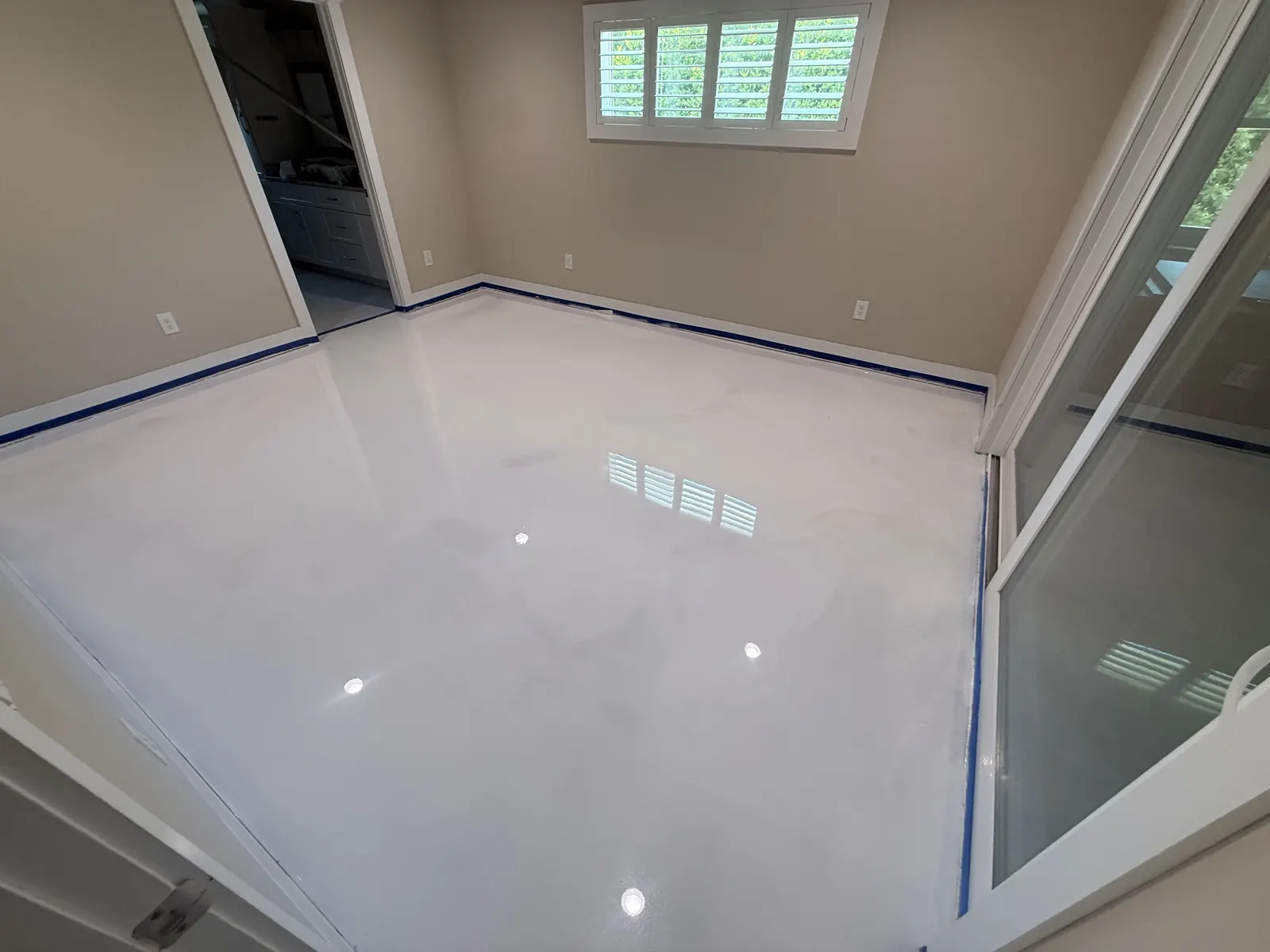White Metallic Epoxy Bedroom - Naples FL